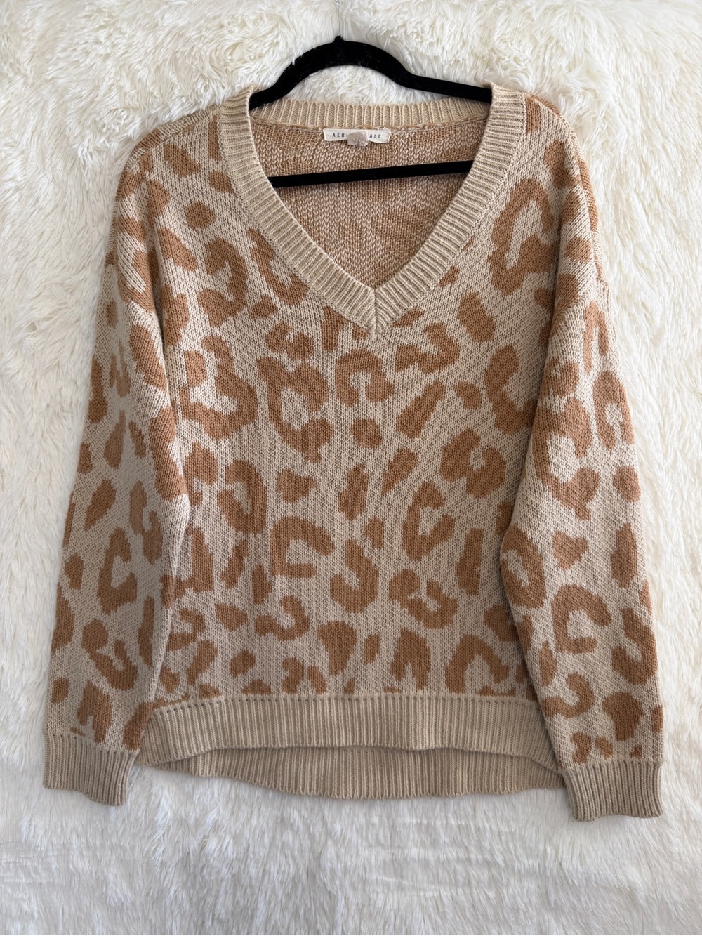 Aeropostale Womens Oversized Leopard V-Neck Sweater Size L Tan Indie Sleaze